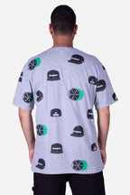 Camiseta Collab Starter x Compton Cap Cinza Mescla com estampa de bonés Compton.