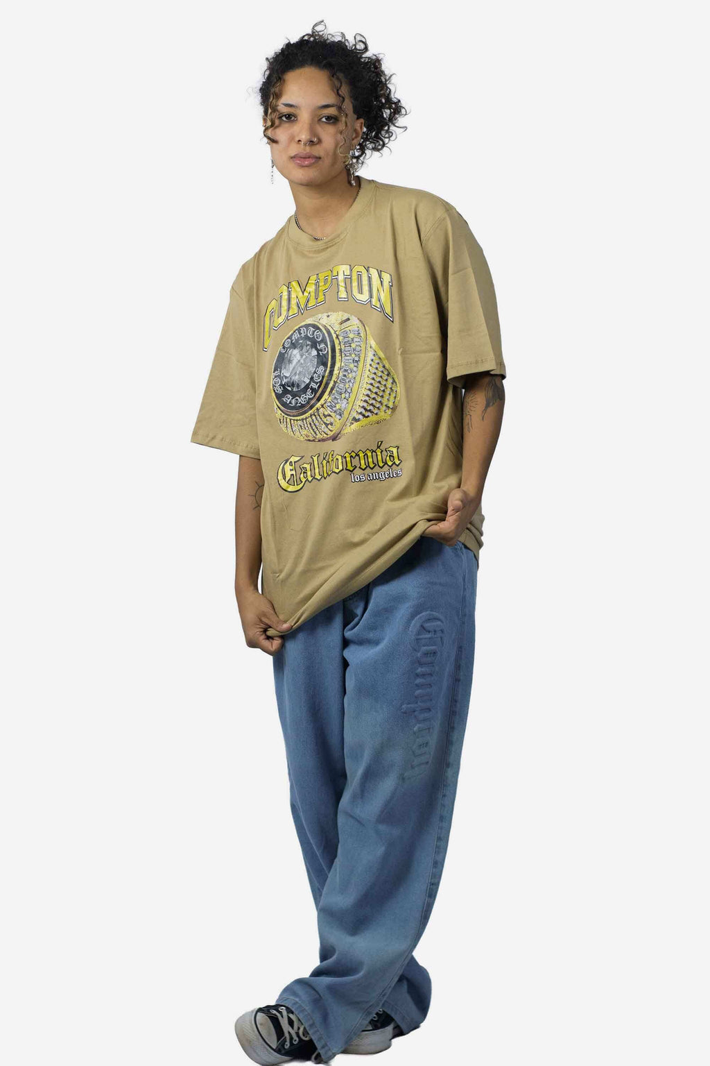 Camiseta Compton Oversized Champion Rings Caqui - COMPTON