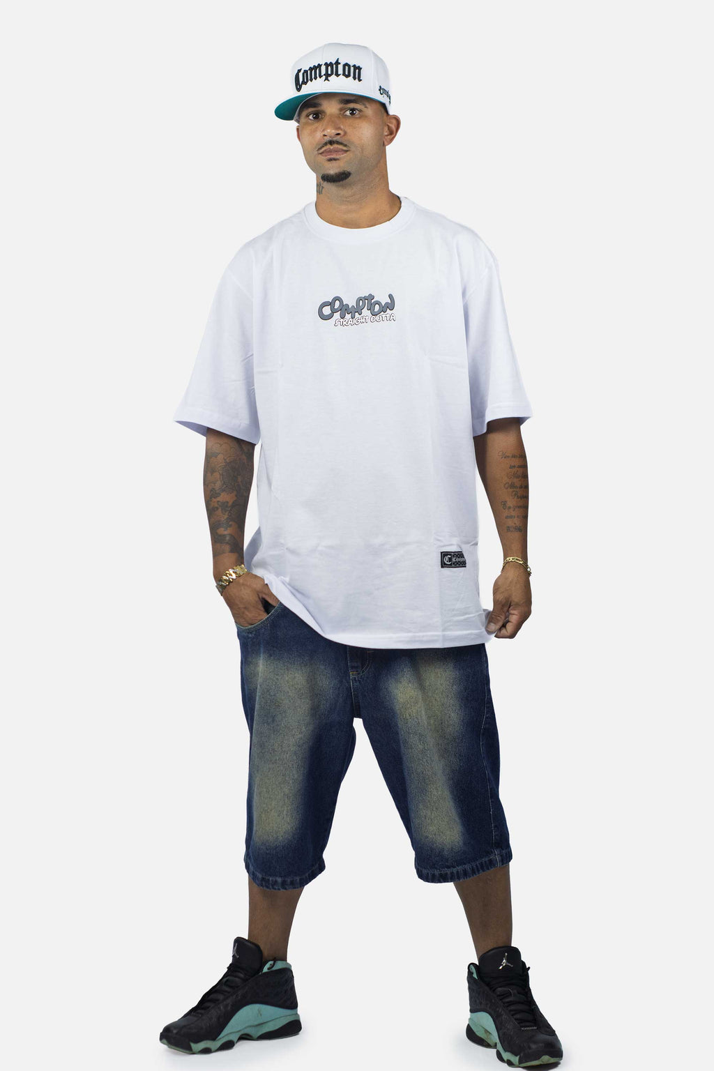 Camiseta Compton Oversized Straigh Outta Branca