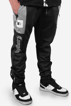 Calça Jogger Collab Starter x Compton Training Sintética - Preta com Recortes Cinza