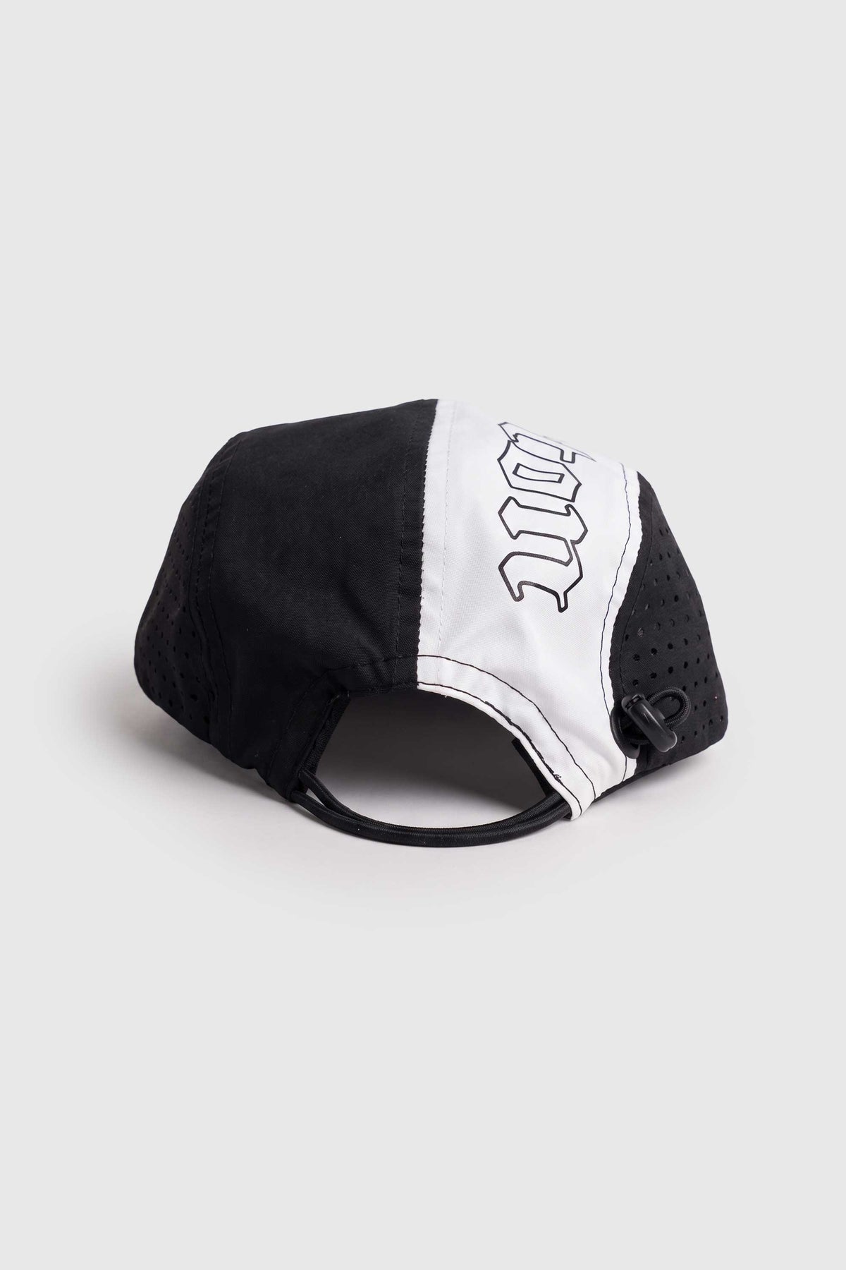 Boné Five Panel Compton Split Bicolor Preto e Branco