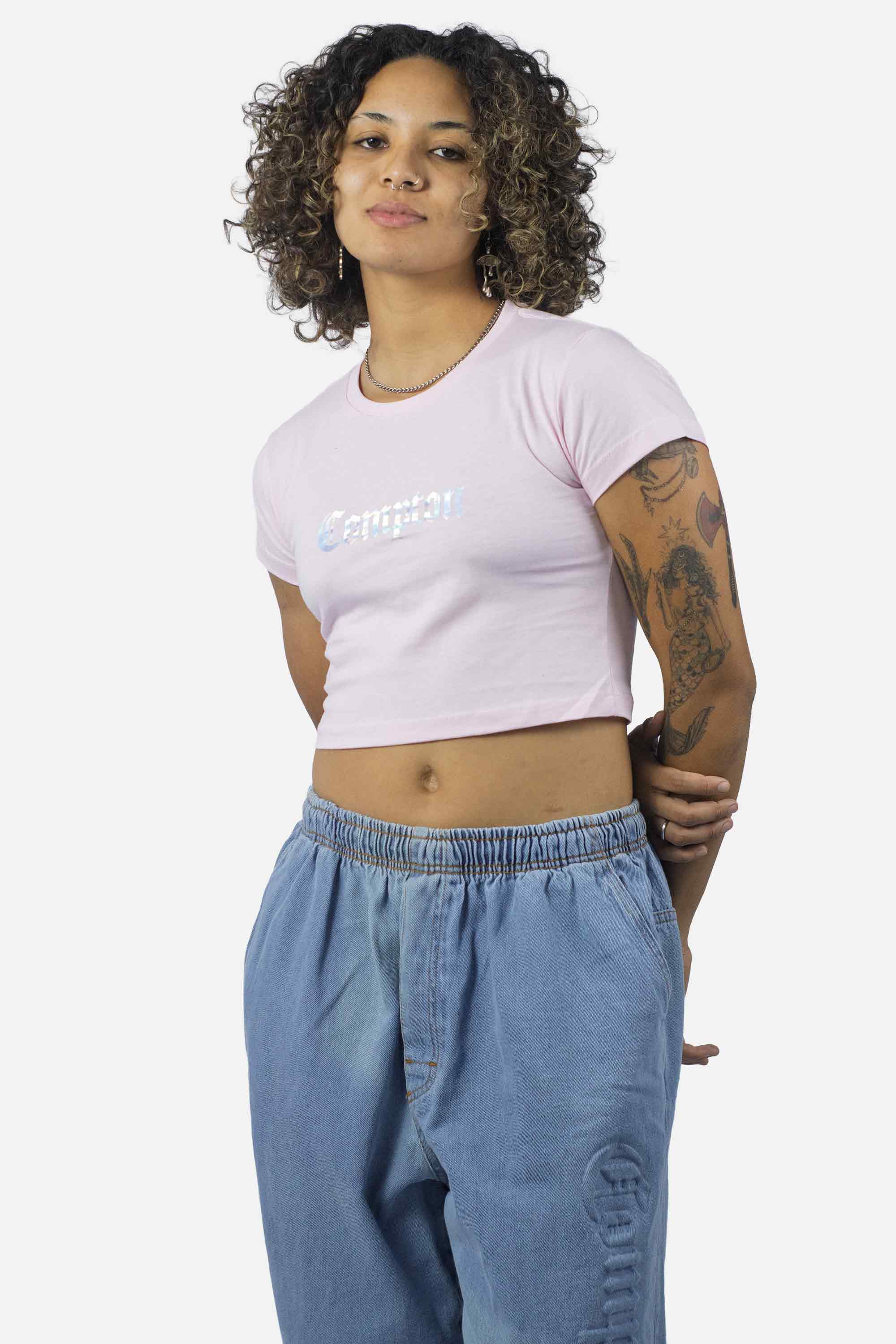 Camiseta Cropped Compton Logo Holográfico Rosa