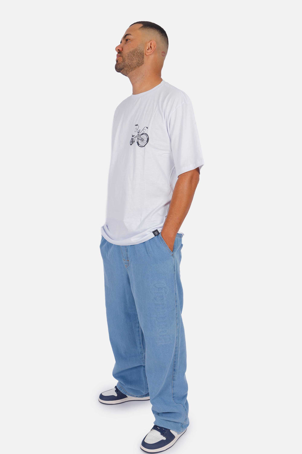 Camiseta Compton Oversized Lowbike Legacy Branco