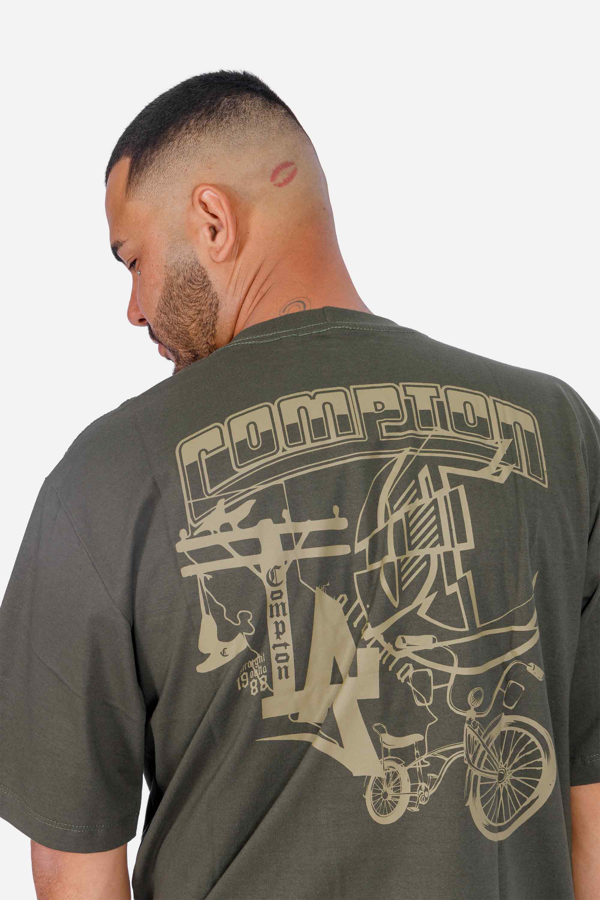 Camiseta Compton Oversized Lowbike Legacy Verde Militar