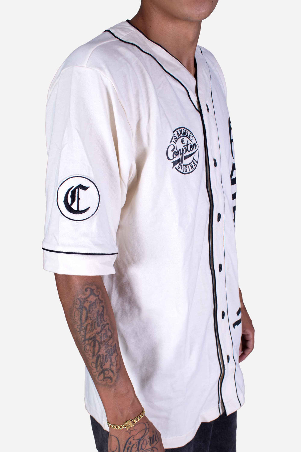 Camisa De Botão Baseball Compton Logo Off White - COMPTON