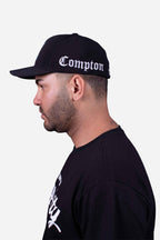 Boné Aba Curva Collab Starter X Compton Logo Fechado FlexFit Preto