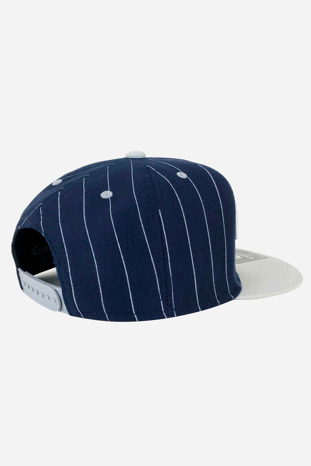 Boné Compton Aba Reta Snapback Classic Pinstripe Azul Marinho vista traseira com risca de giz e aba clara.