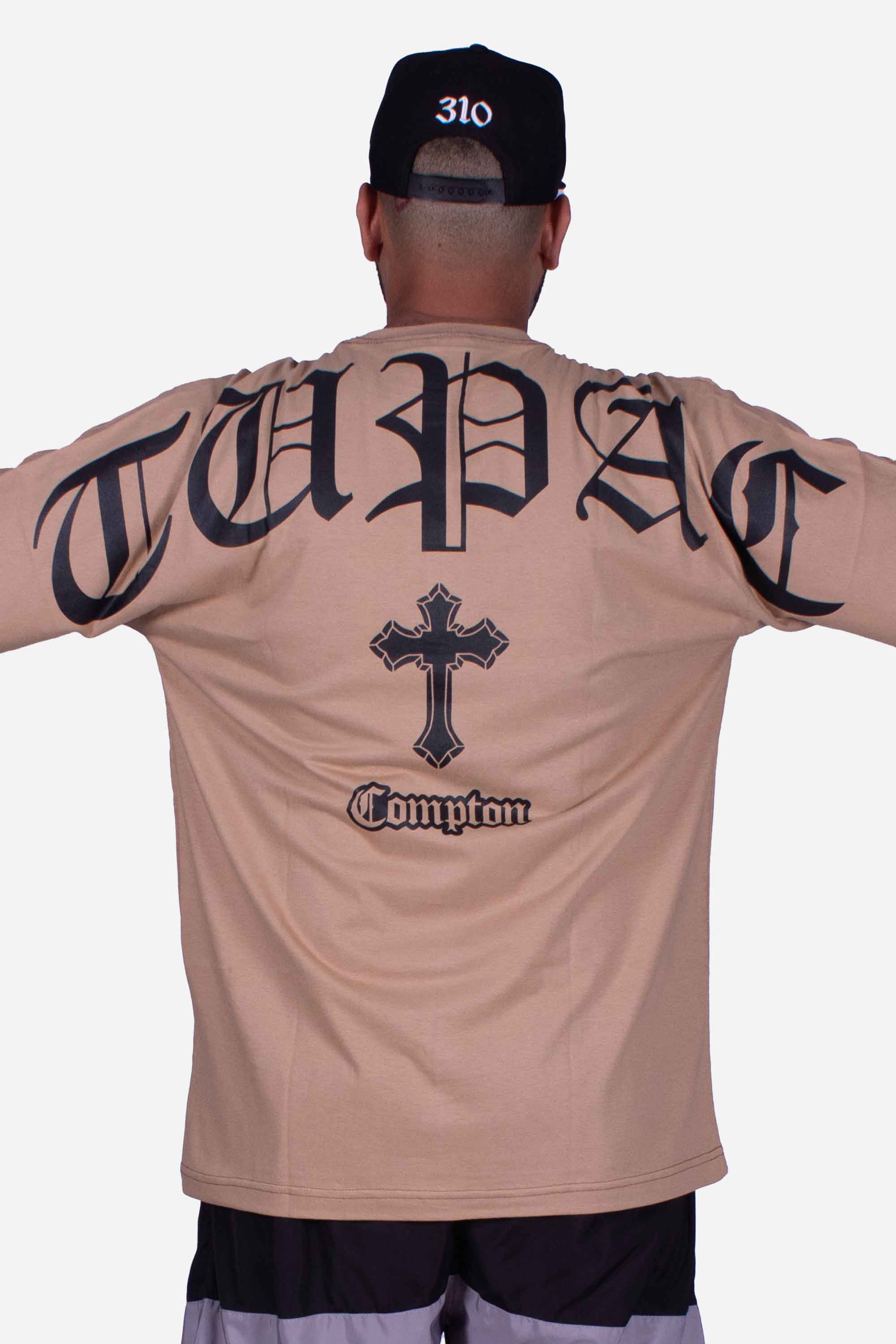 Camiseta Compton Oversized Tupac Caqui