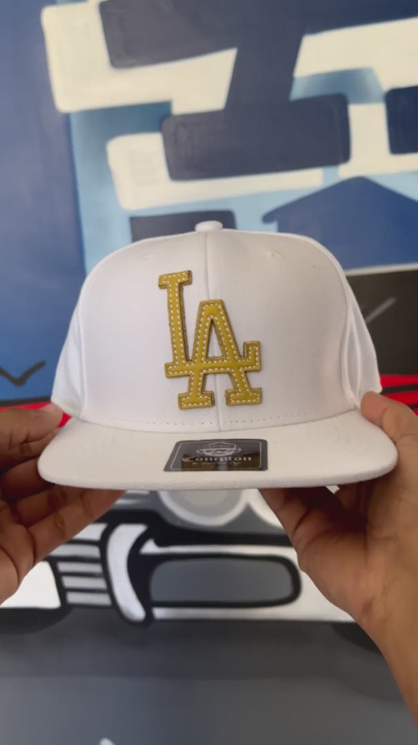 Boné Compton Aba Reta Snapback L.A Recorte Laser Branco